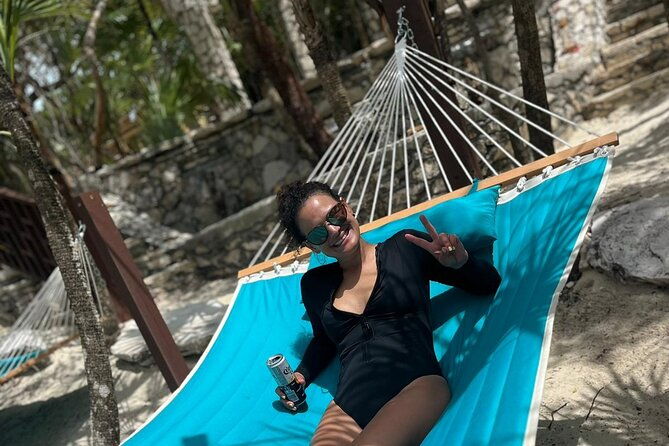 007-private-beach-club-swimming-pigs-snorkeling-lunch-drinks