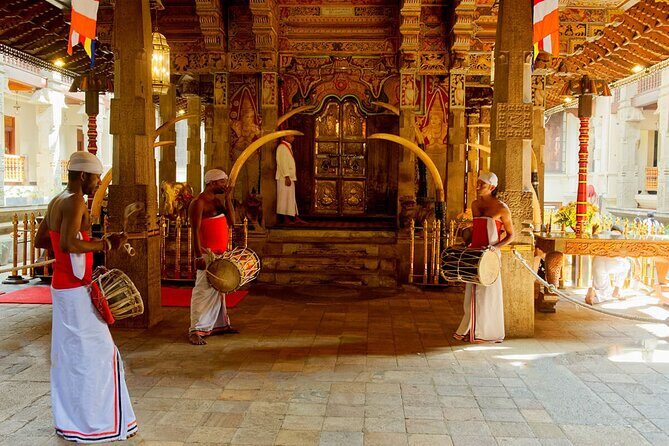 02 Days Fascinating Tour Colombo,Sigiriya,Safari,Dambulla,Kandy - FAQs