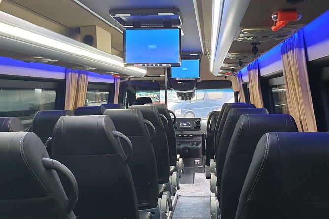 1-15-persons-taxi-or-bus-transfer-airport-amsterdam-to-amsterdam