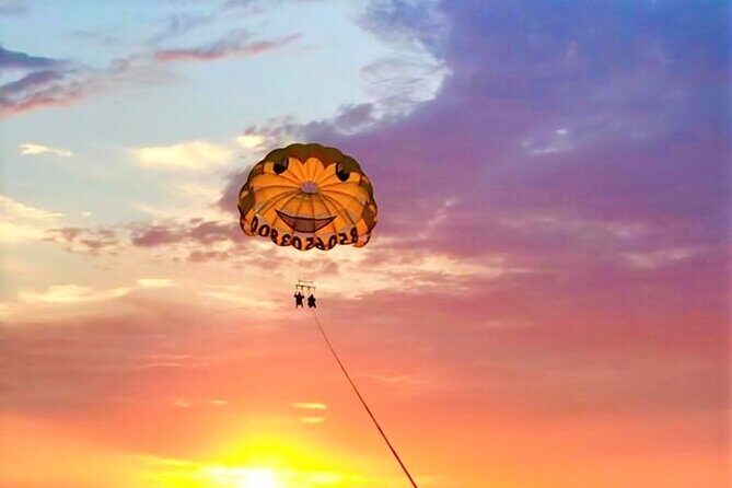 1.5 Hour Destin Parasailing Experience - Who Would Love This?