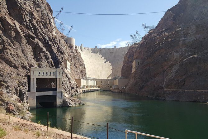 1.5-Hour Guided Raft Tour at the Base of the Hoover Dam - An In-Depth Look at the Tour Experience