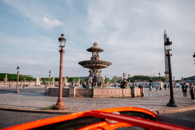 1-5-hour-private-tour-in-paris-in-a-classic-citroen