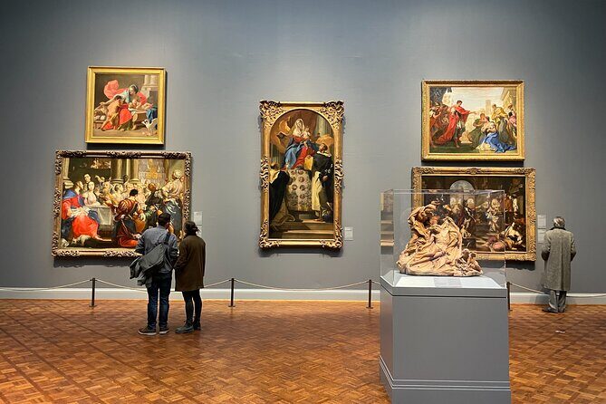#1 Art Institute of Chicago Skip-the-Line Exclusive Guided Tour - FAQ