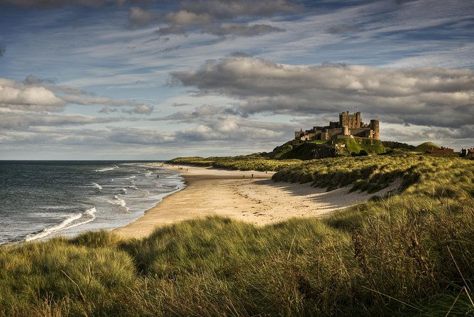 1-day-alnwick-castle-holy-island-scottish-borders