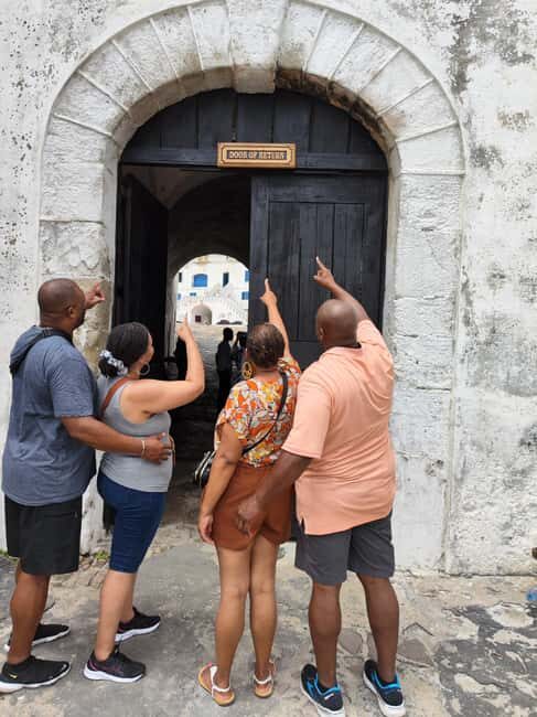 1 Day Cape Coast and Kakum Private Tour - Key Points