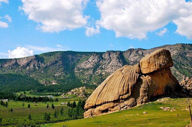 1 Day Coach Tour of Genghis Khan Statue Complex and Terelj National Park Including Lunch - The Genghis Khan Statue Complex