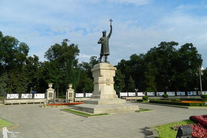1-day-from-moldovacity-tour-chisinau-transnistria-soviet-tour