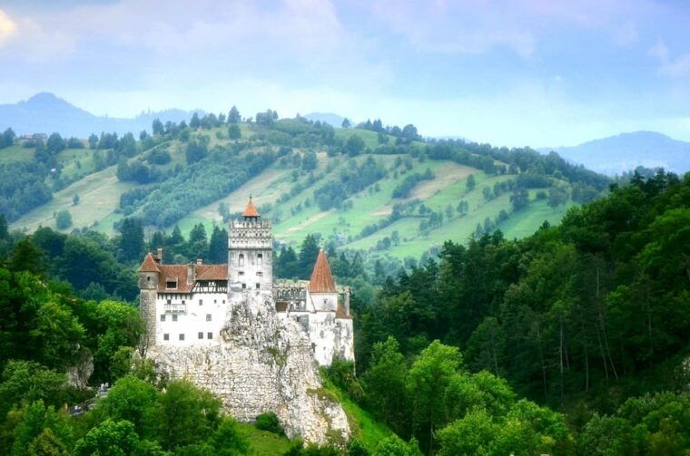 1-day-guided-tour-bucharest-peles-dracula-castle-brasov