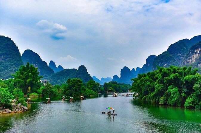 1-Day Guilin Tour to Reed Flute Cave, Bamboo Boat and Night Show - Who Should Consider This Tour?