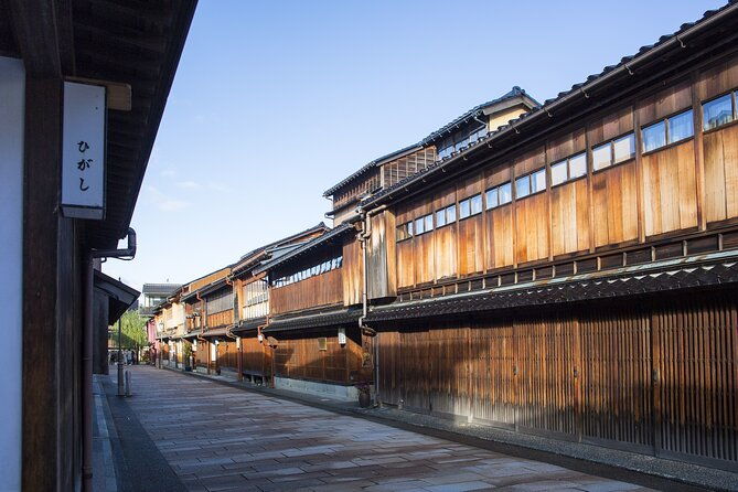 1-day-kanazawa-kenrokuen-garden-samurai-district-sushi-making