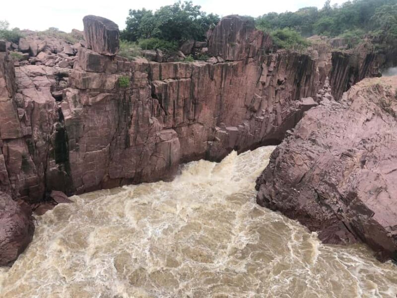 1-Day Khajuraho Temples and Local Village Tour - Key Points