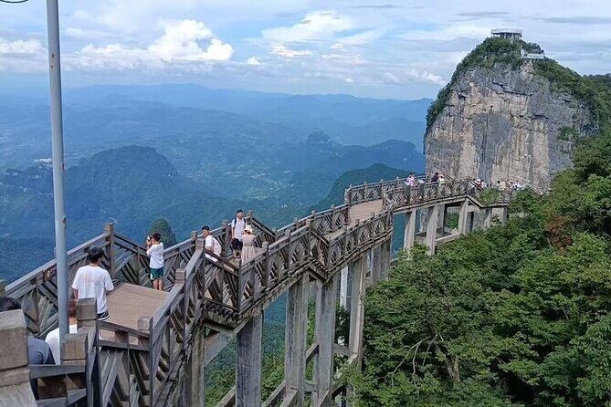 1-Day Private Tour to Tianmen Mountain & Furong Town Night Light - What Makes This Tour Stand Out?