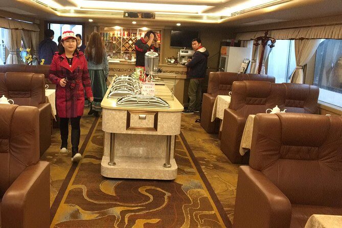 1-Day Relaxing Li River Cruise with the 4 Star Luxury boat Upper Deck Seating - FAQ
