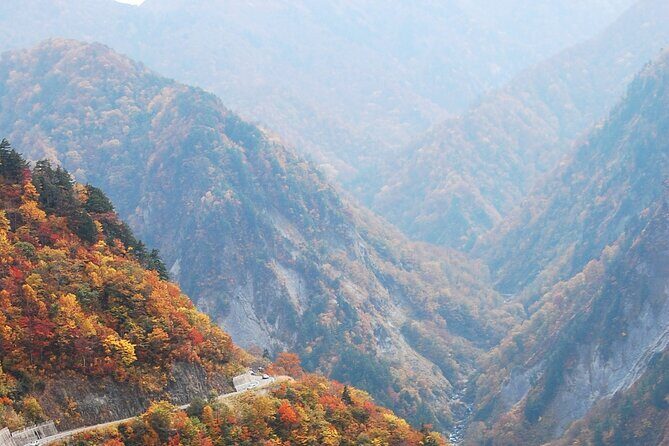 1 Day Tour from Kanazawa Tedori Gorge White Road and Shirakawa Go - Key Points