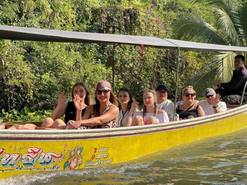 1-day-trip-floating-market-railway-market-by-toyota-camry-2