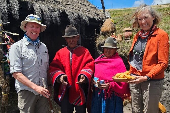1-day-walking-down-to-quilotoa-lagoon