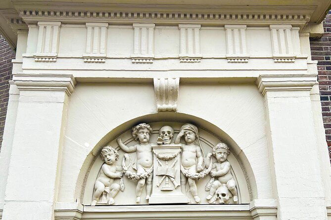1-hour-and-30-minutes-private-golden-age-architecture-tour