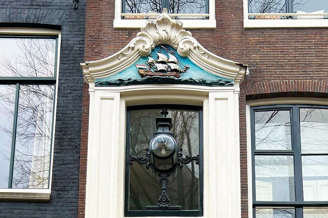 1-hour-and-30-minutes-private-golden-age-architecture-tour