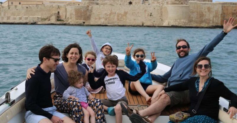 1-hour-boat-tour-with-visit-to-sea-caves-and-ortigia-island