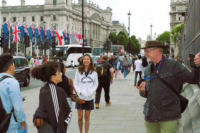 1-hour-guided-ai-walking-tour-from-big-ben-london-in-any-language