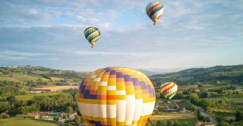 1-hour-hot-air-balloon-flight-over-tuscany-from-lucca