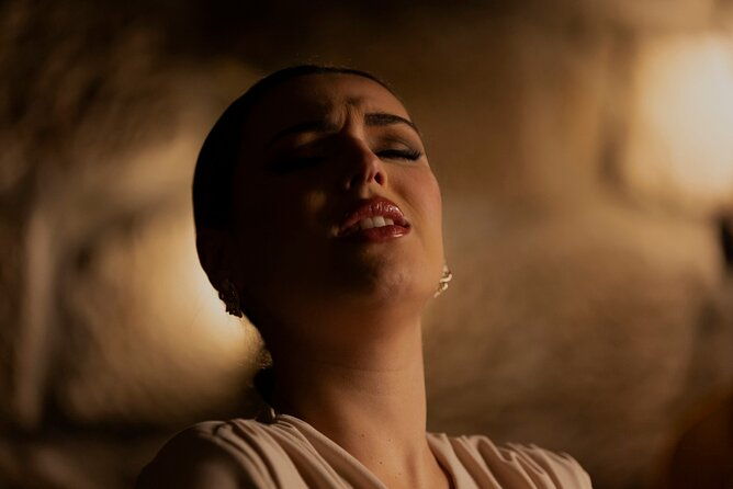 1-hour-intimate-fado-concert-in-a-typical-venue