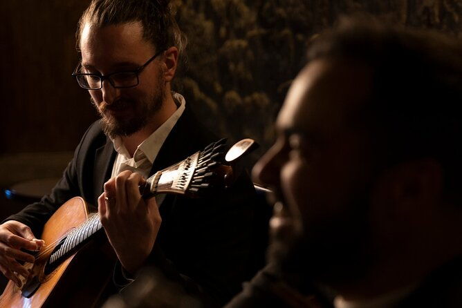 1-hour-intimate-fado-concert-in-a-typical-venue
