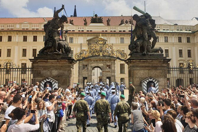 1-hour-introductory-tour-of-prague-castle-with-fast-get-admission-ticket-2