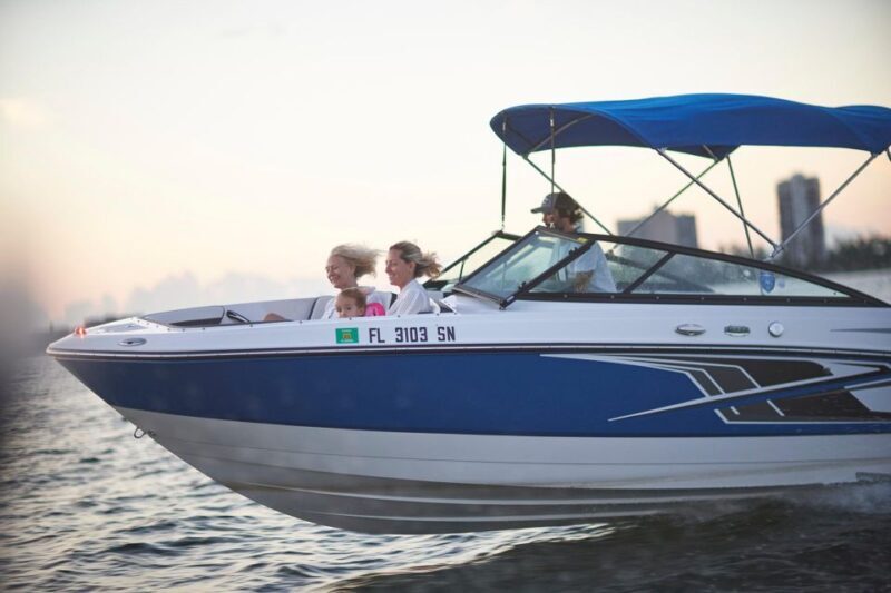 1 hour Miami Private Boat Ride with champagne and captain - How to Make the Most of This Experience