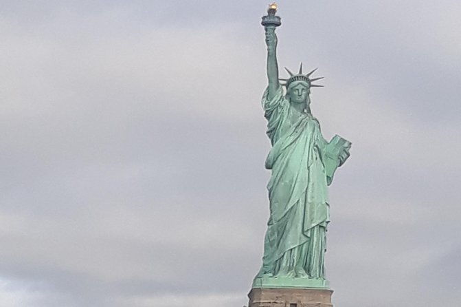 1-hour-new-york-city-skyline-sightseeing-cruise