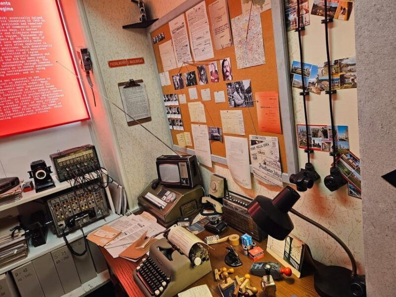 1-hour-orientation-tour-by-bus-and-museum-story-of-prague