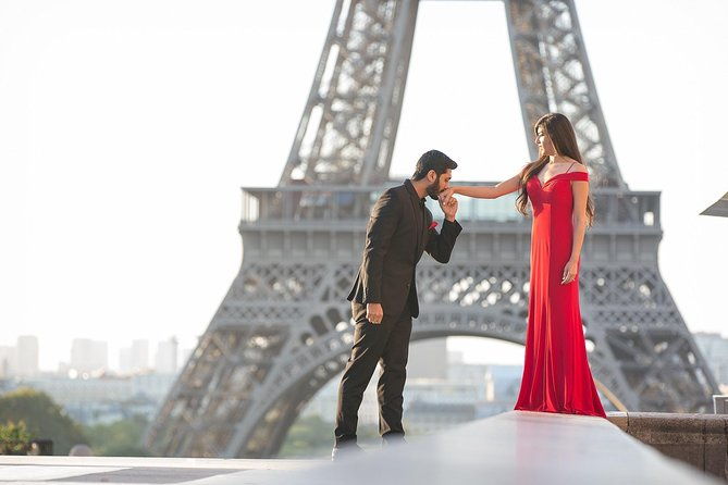 1-hour-photoshoot-at-the-eiffel-tower-trocadero-paris-2
