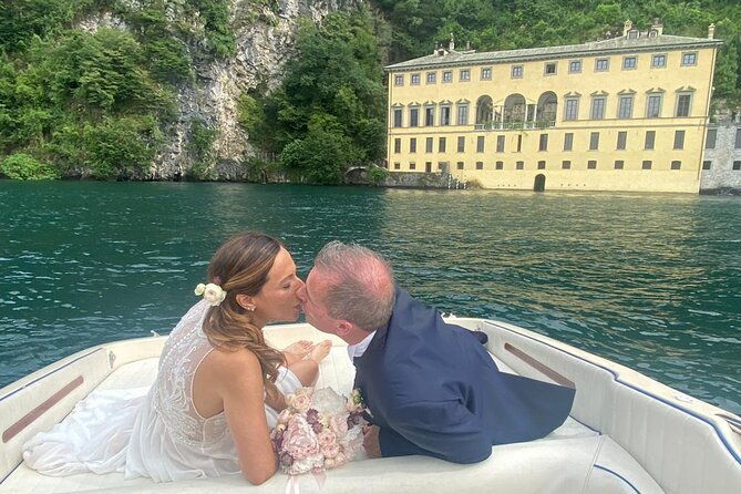 1-hour-private-and-guided-cruise-to-lake-como-mostes-motorboat