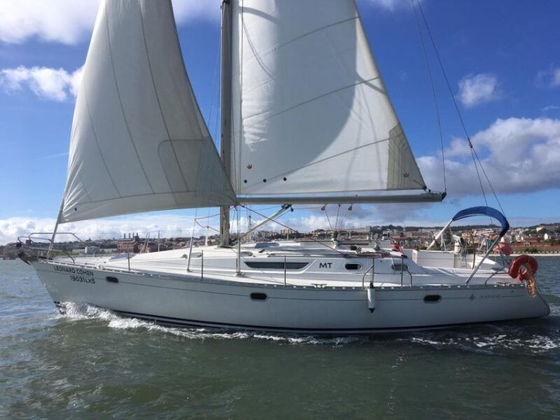 1-hour-private-lisbon-sailing-tour-with-wine-and-history