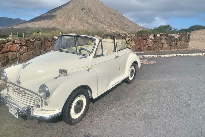 1-hour-private-luxury-classic-car-sightseeing-city-tour-honolulu