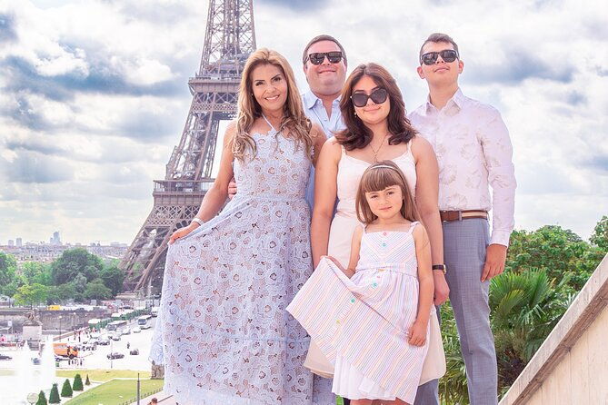 1-hour-private-photo-session-experience-with-the-eiffel-tower
