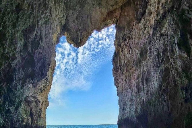 1-hour-sea-caves-and-boat-tour-in-ortigia-syracuse-2