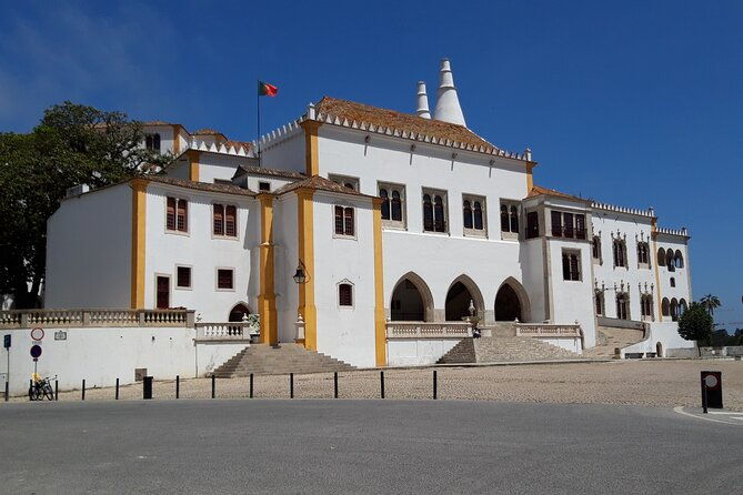 1-hour-sightseeing-tour-in-sintra-with-tuktuk