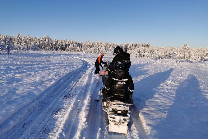 1-hour-snowmobile-safari-experience