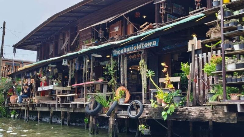 1 Hr Private Bangkok Canal Boat Tour: Traditional Flat Boat - Who Would Love This Experience?