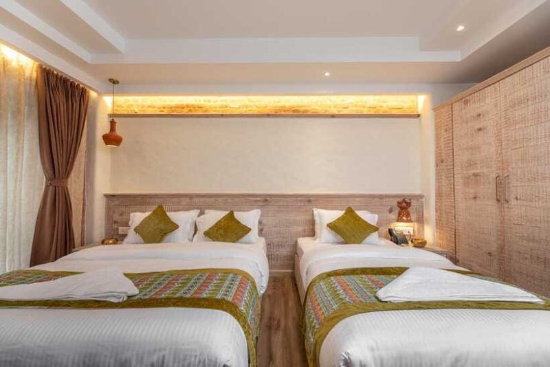 1-month-yoga-meditation-retreat-the-trek-nepal