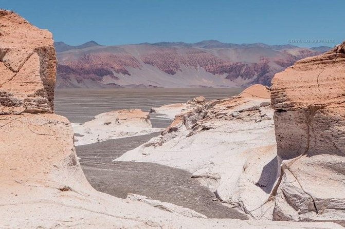 1-or-2-day-excursion-to-the-hot-springs-of-fiambala-pomez-stone-field