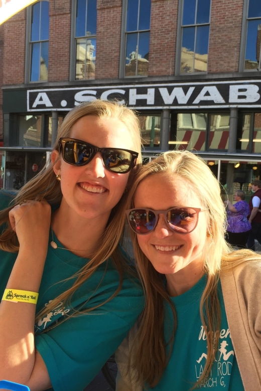 1-way-to-see-memphis-beale-street-bar-crawl-and-murals