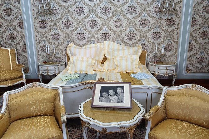 10-h-ceausescu-communism-private-tour-in-bucharest-plus-draculas-grave