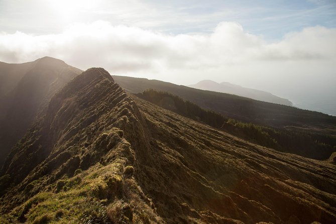 10-volcanos-hiking-private-tour-in-faial