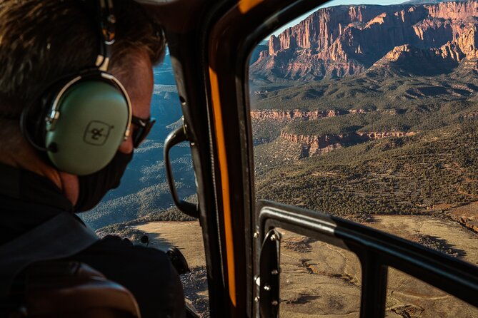 100-mile-zion-national-park-panoramic-helicopter-flight-2