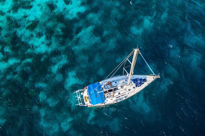 100-private-charter-snorkel-sail-relax-cruisers-friendly