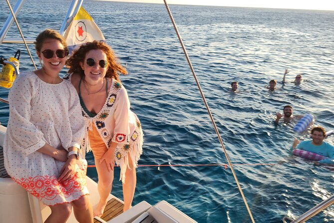 100-private-charter-snorkel-sail-relax-cruisers-friendly