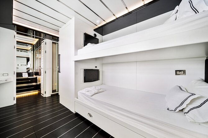 120ft-luxury-yacht-charter-aboard-doubleshot