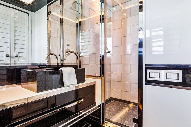 120ft-luxury-yacht-charter-aboard-doubleshot